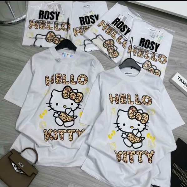 Hai áo phông hello kitty